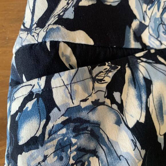 SC&Co Skort Skirted Shorts Womens XXL Blue Floral Tummy Control Stretch Pocket - Picture 6 of 10